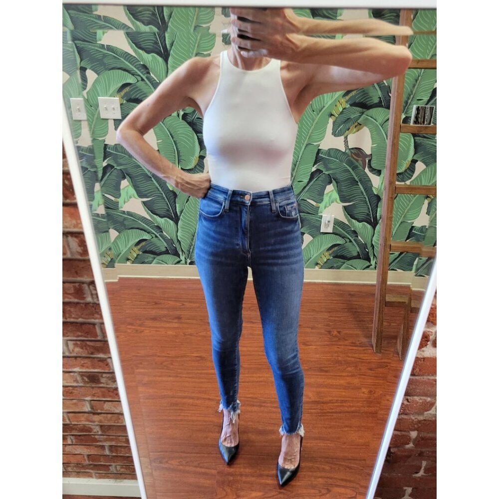 NWOT Aritzia Babaton Contour High-Crewneck Bodysuit in White